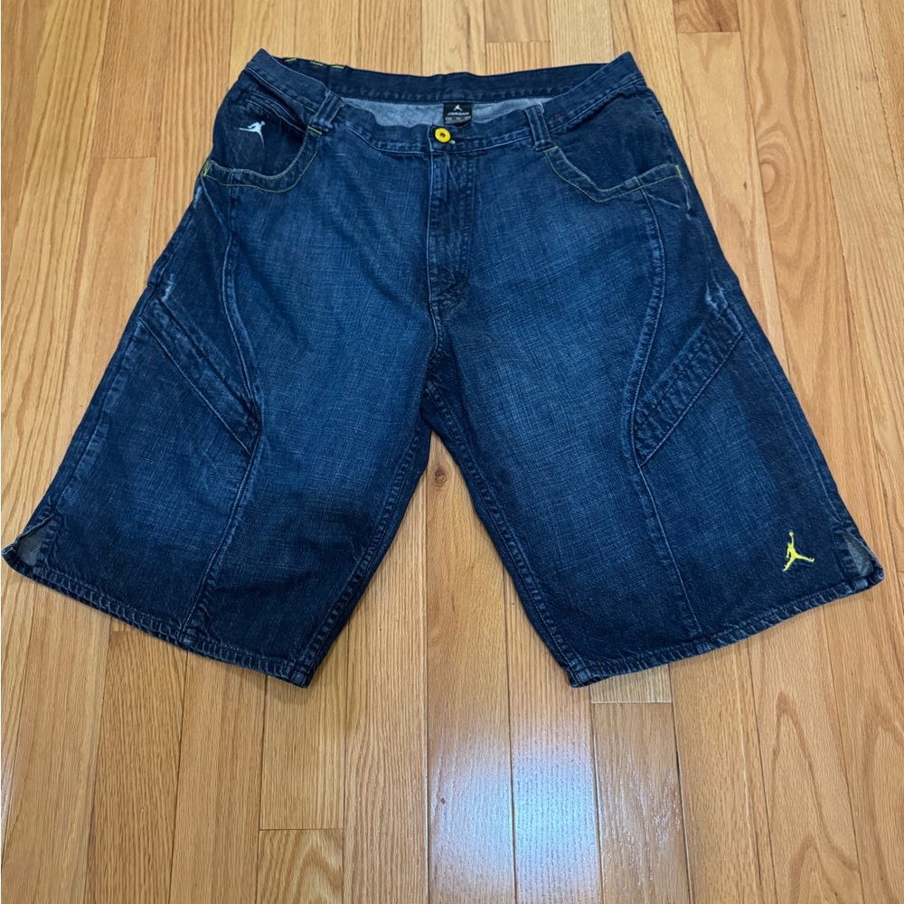 Nike Air Jordan men’s size 38 dark blue jean shorts